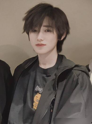 宋亚轩刘耀互相爆料视频,兄弟情深瞬间曝光